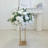 Vente en gros de centres de table de mariage réalistes, verdure, fleurs artificielles blanches en boule pour décorations d'événements et de mariages