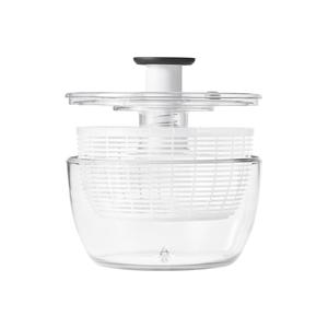 Escurridor de ensalada Oxo Good Grips de 3 cuartos de galón, de plástico, con tapa y cesta para verduras y vegetales frescos - Product Image 1