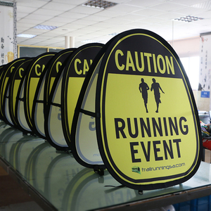 Expositor <span class=keywords><strong>Publicitario</strong></span> para Eventos Deportivos al Aire Libre, Soporte de Exhibición de Pancartas, <span class=keywords><strong>Diseño</strong></span> Vertical Cuadrado, Material de Poliéster Resistente, 4 Clavos para el Suelo - Product Image 1