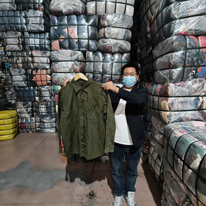 Abbigliamento Usato di Alta Qualità a Prezzo Conveniente, Balle da 100kg, T-shirt Usate per Uomo all'Ingrosso - Product Image 2