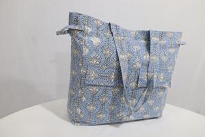 Bolsa Estampada a Mano que Combina un Estilo de Impresión Artesanal Clásico con un Estilo Contemporáneo, Ideal para una Moda Responsable y Diaria - Product Image 6