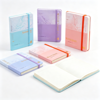Carnet A6 à couverture rigide 103x137mm 80GSM 100 feuilles lignées avec élastique, motif marbré dégradé et dorure à chaud, 216 pièces/carton, vente en gros