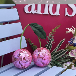 2025 le <span class=keywords><strong>plus</strong></span> <span class=keywords><strong>chaud</strong></span> cerise Disco boule décor créatif rouge miroir lumière ornement mignon fruit en forme de fête de noël décoration coins - Product Image 4