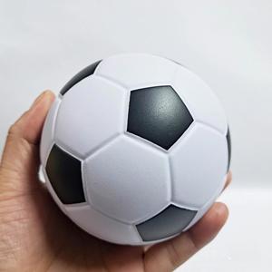 Pelota Antiestrés de Fútbol de Espuma de PU, Tamaño Grande de 4 Pulgadas, Pelota Deportiva Suave y Apretable, Juguetes para Aliviar el Estrés - Product Image 1