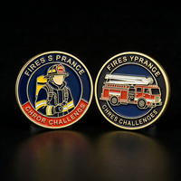 Pièce de défi personnalisée pour pompier, en métal, avec relief 3D et émail souple, représentant un pompier et un camion de pompiers, pièce commémorative d'honneur