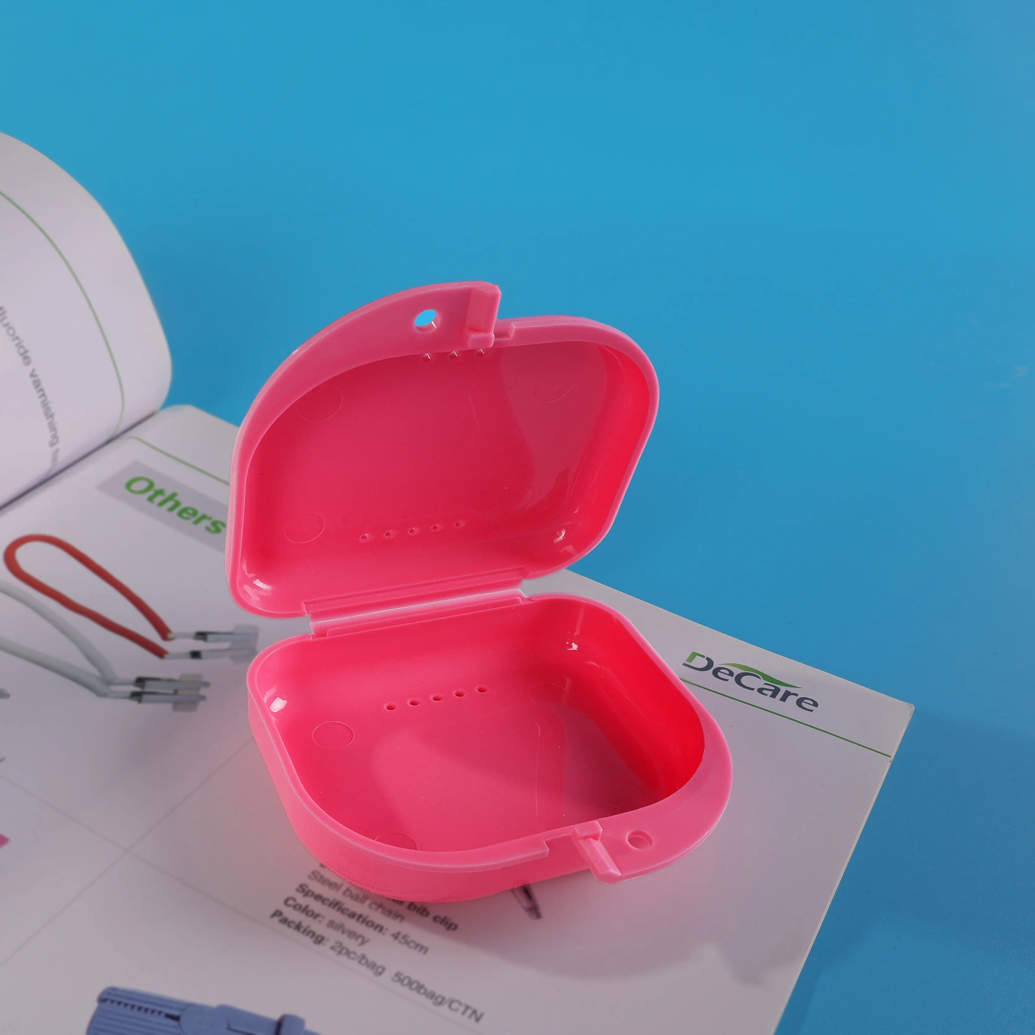 다채로운 플라스틱 치과 얼라이너 리테이너 보관 케이스 상자