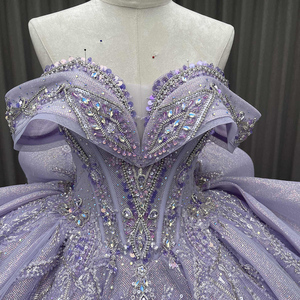 Vestido de Quinceañera Lsmc130 Princesa Morado con Cuentas, Encaje, Apliques Florales, Cintura Natural y Cola Capilla para Fiesta - Product Image 4