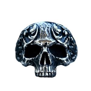 Anillo de Calavera Gótico Barroco de Acero Inoxidable 316L Yunnique para Hombre, Tono Plata Antiguo, Alto Pulido, Estilo Rebelde, Motero, Punk, Fiesta - Product Image 3