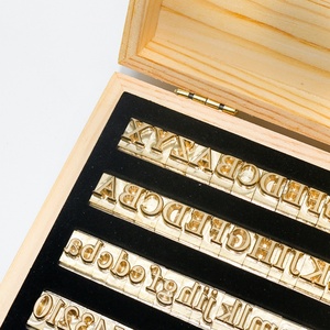 Ensemble de 26 tampons lettres en laiton avec support à fente en T (6mm, 8mm, 10mm) – Moule de lettres, chiffres et symboles pour le cuir - Product Image 4