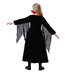 Yi Xiaoyi Conjunto de disfraz de demonio de Halloween para niñas, juego de rol para fiesta, manga larga de terciopelo negro y rojo con capa - Product Image 3