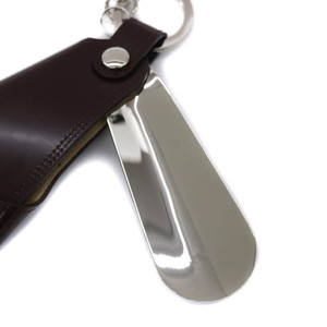 Calzador de acero inoxidable con mango de 10 cm de largo, elevador de zapatos metálico para personas mayores y mujeres embarazadas, con funda protectora de cuero. - Product Image 5