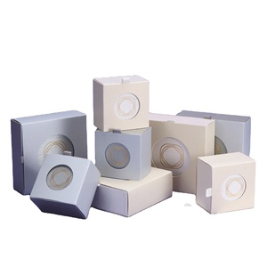 Boîte d'emballage de bijoux de luxe légère en gros, boîte à bijoux en bois personnalisable avec logo - Product Image 1