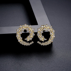 Boucles d'oreilles clous en forme de C, luxueuses et étincelantes, avec feuille de <span class=keywords><strong>laurier</strong></span> et zircone marquise, plaquées or 18 carats, bijoux de déclaration pour femme, mariage - Product Image 5
