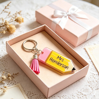 Porte-clés en plastique personnalisés avec logo, promotion rentrée scolaire, porte-clés personnalisé pour la Journée des enseignants, porte-clés en acrylique crayon avec pompons