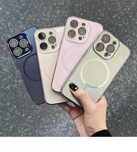 Coque de téléphone compatible avec iPhone 17 avec anneau fin électroplaqué AG, film de protection d'objectif magnétique en cristal et coque de protection pour téléphone - Product Image 1