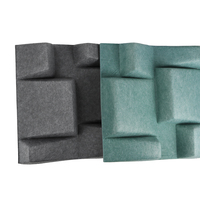 Panneaux acoustiques absorbants en PET, design cube 3D personnalisé, traitement acoustique durable pour la conception d'intérieur commercial