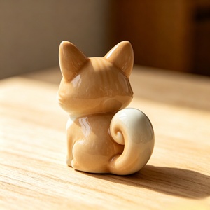 Adorno de Resina para Escritorio con Forma de Gato Naranja Pequeño de Cola Rizada Color <span class=keywords><strong>Caramelo</strong></span>. Esculpido y fundido por Bozhiyi - Product Image 3