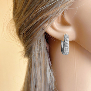 CAOSHI <span class=keywords><strong>Orecchini</strong></span> di Lusso <span class=keywords><strong>a</strong></span> <span class=keywords><strong>Cerchio</strong></span> da Donna con Design Cavo e Pavé Completo di <span class=keywords><strong>Diamanti</strong></span> Sintetici per Matrimonio e Fidanzamento <span class=keywords><strong>Orecchini</strong></span> <span class=keywords><strong>a</strong></span> <span class=keywords><strong>Cerchio</strong></span> in Zirconia Cubica per Donna - Product Image 6