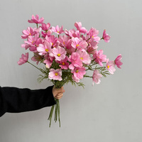 Buket Bunga Krisan Cosmos 6 Tangkai Buatan Tangan C197, Realistis, Lembut, Modern, Sutra, Bunga Daisy Putih Imitasi untuk Dekorasi Pernikahan dan Thanksgiving