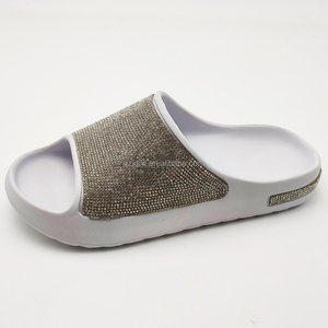 Fashionable Trend OEM Custom Anti <strong>slip</strong> Sole <strong>Slip</strong> on Womens &amp; Lady EVA Slide Shoes with Diamond Decoration - Product Image 2