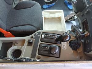 Camion à benne basculante et chargeuse-pelleteuse Caterpillar CAT 773D d'occasion de haute qualité à un prix - Product Image 3