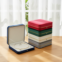 Hochwertige Italienische Samt-Schmuckbox mit Abgerundeter Rechteckform, Vintage-Muster für Ringe, Anhänger und Perlenketten