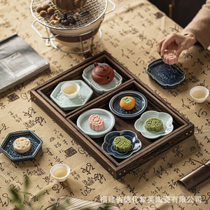 Mini bandejas de porcelana estilo chino con diseño floral de Fujian Dehua Jifu para servir té, bocadillos y exhibiciones en bodas. - Product Image 3