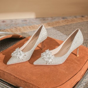 Zapatos de Tacón Alto con Lentejuelas Bordadas y Flores, Estilo Clásico para Eventos Nupciales - Product Image 1