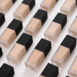 Vegane Foundation mit Eigenem Logo, Private Label Make-Up mit Voller Deckkraft, Wasserfeste, Matte Flüssig-Foundation - Product Image 1