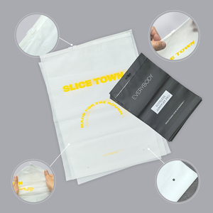 Embalaje de plástico personalizado para ropa con diseño propio Logotipo ecológico Bolsa de plástico Paquete esmerilado CPE personalizado para camiseta - Product Image 2