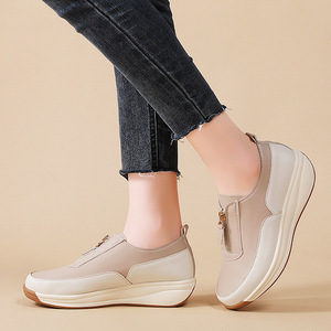 2025 collezione autunnale <span class=keywords><strong>scarpe</strong></span> da <span class=keywords><strong>donna</strong></span> <span class=keywords><strong>in</strong></span> <span class=keywords><strong>vera</strong></span> <span class=keywords><strong>pelle</strong></span> stile fagiolo di grandi dimensioni Slip-On comode da passeggio con suola spessa - Product Image 3