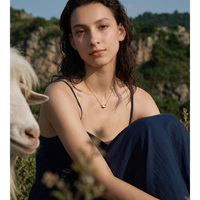 Collier pendentif JINYOU 8363 en zircone cubique, bordure texturée irrégulière effet lave, acier inoxydable plaqué or PVD