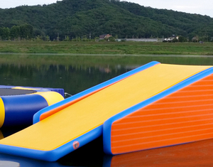 Equipo de agua Plataforma inflable Parque Juego Air Dock Cilindro Carrera de obstáculos Cilindro rodante para niños - Product Image 2