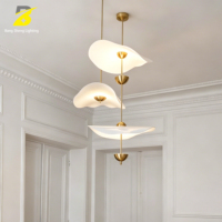 Lustre décoratif minimaliste en forme de feuille de lotus, luminaire suspendu créatif à 3 têtes avec télécommande LED pour la décoration intérieure d'hôtel