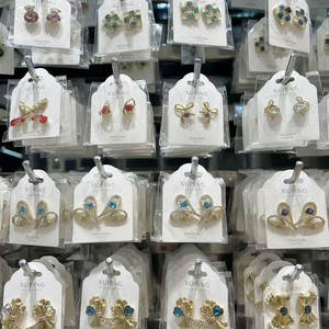 بيع بالجملة بالجملة أقراط زهور فراشة مطلية بالذهب عيار 14 قيراط و 18 قيراط كريستال وقلب لؤلؤ - Product Image 4