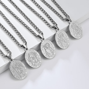 Collar de acero de titanio con dios protector católico, joyería popular transfronteriza, diseño unisex de nicho, artístico y versátil. - Product Image 2