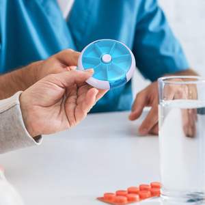 ज़ोमैकेयर 2026 थोक कस्टम साप्ताहिक गोलियां विभाजक प्लास्टिक गोल गोली बॉक्स पोर्टेबल 7 दिन की गोली आयोजक दवा - Product Image 4