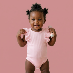 Body de Punto Rosa Bebé Unisex con Volantes, Manga de Pétalo, Cuello Redondo, Algodón Suave, Cierre de Botones a Presión, Ropa para Bebés y Niños Pequeños para Toda la Temporada - Product Image 1