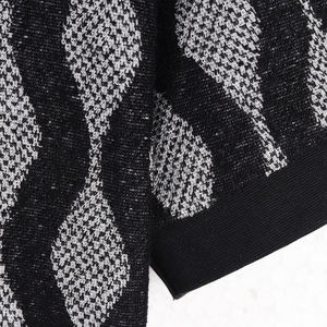 Polo pour homme noir coupe décontractée en tissu éponge 75% coton 25% polyester Vente en gros - Product Image 4