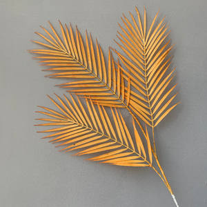 Branche de feuille de palmier en plastique artificiel trois fourchettes <span class=keywords><strong>Madagascar</strong></span> Palm Greenery pour mariage Noël Pâques décoration de plafond intérieur - Product Image 1