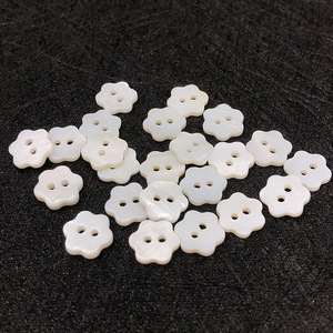 재고 도매 불규칙한 모양의 타원형 스퀘어 하트 꽃 별 천연 쉘 버튼 셔츠 - Product Image 3