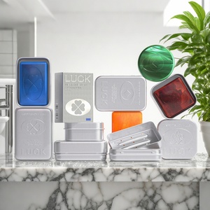 Boîte à savon carrée en aluminium personnalisée avec impression en relief et plateau de drainage - Product Image 1