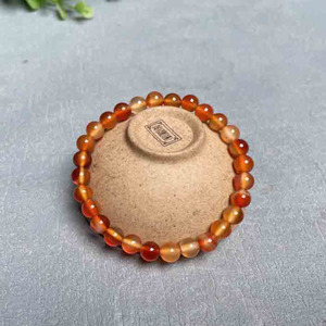 Bracelet en cornaline - 6 mm ou 8 mm 10 mm 12 mm 14 mm - Pierre précieuse authentique - Bijou en cristal - Cadeau pour elle - Bracelet en cornaline fait main - Product Image 1