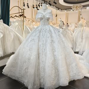 Robes de mariée modernes de luxe en organza, traîne chapelle, dos nu, appliques, cristaux, silhouette sirène/trompette, longueur ras du sol LSML007 - Product Image 1