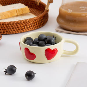 Mug en céramique personnalisé en forme de cœur 140ml avec poignée, design mignon pour cadeau de fête - Product Image 3