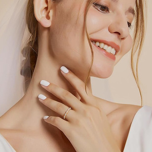 Anillos de banda retorcida de oro laminado de 14K con micro pavé de moissanita VVS GRA, joyería de moda sencilla para mujer al por mayor - Product Image 2