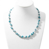 Collier ras du cou délicat en pierres naturelles de turquoise bleue, perles irrégulières carrées, pour femme