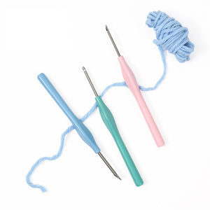 <span class=keywords><strong>Aguja</strong></span> de punzón con mango de plástico colorido con cubierta <span class=keywords><strong>para</strong></span> <span class=keywords><strong>bordado</strong></span> de punzón <span class=keywords><strong>ruso</strong></span> y herramientas de tejido a mano con <span class=keywords><strong>aguja</strong></span> de hilo grueso - Product Image 4