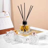 Bouteilles en verre vides en gros de 50 ml, 80 ml, 100 ml pour huiles essentielles d'aromathérapie avec boîte cadeau et bâtonnets diffuseurs