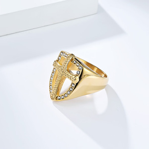 Anillo de cruz con escudo para hombre, oro, negro, plata, con incrustaciones, joyería de moda, regalo, anillo para el dedo índice, diseño en forma de U - Product Image 3